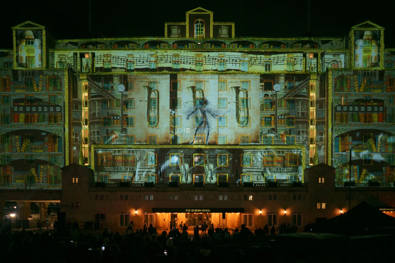 Mapping vidéo sur une façade historique